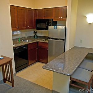 One-Bedroom Deluxe King Suite Mobility Hearing Impaired Access or Non-Smoking